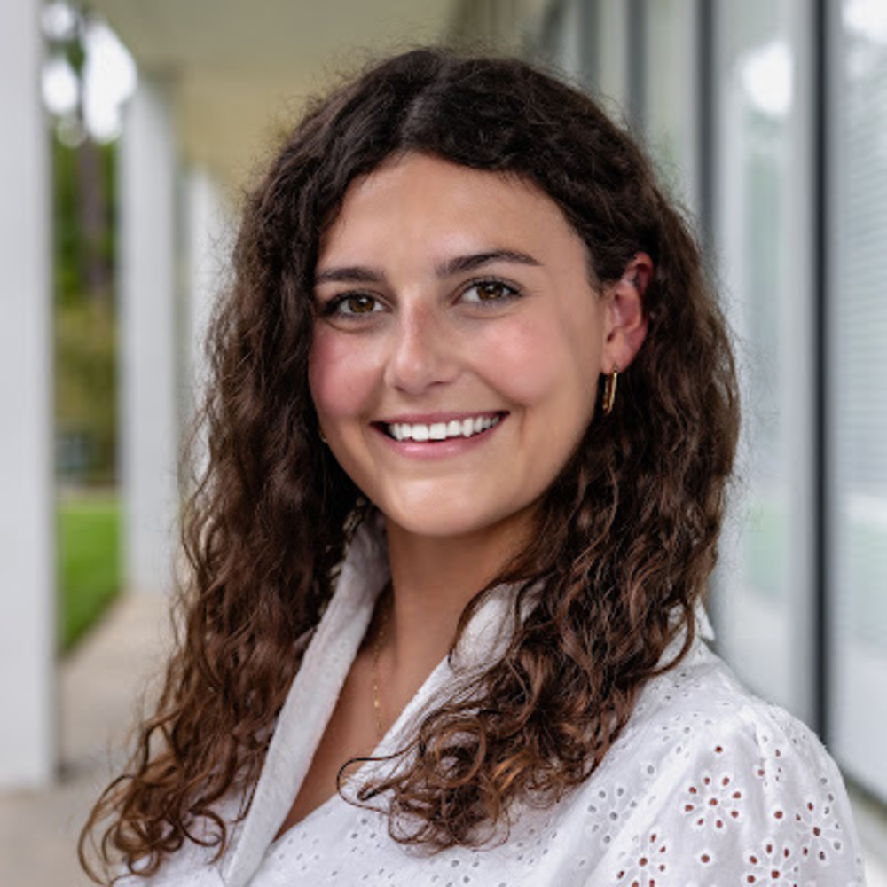 Meet your Posher, Macy